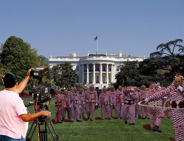 Satire musical set on White House lawn with politicians dressed in costumes.