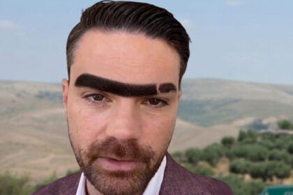 Ben Shapiro in Israel with very large eyebrows.