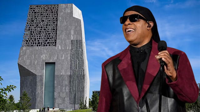 StevieWonder at the Obama Presidential Library.